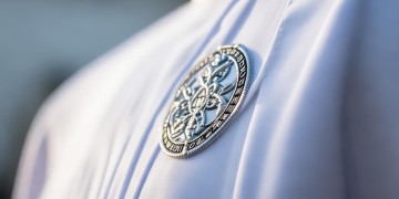 白色物业制服标志究竟是什么？