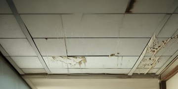 顶楼漏水到底应该找物业吗？